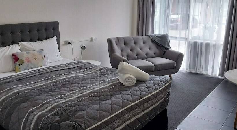 مُتل Commodore Motor Inn