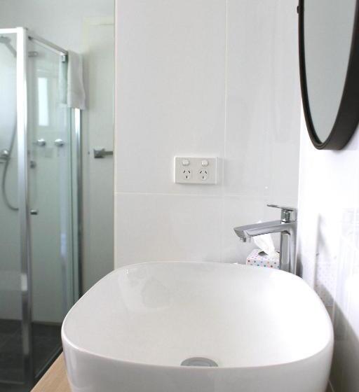 مُتل Commodore Motor Inn