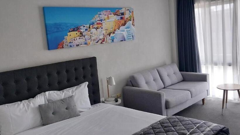 مُتل Commodore Motor Inn