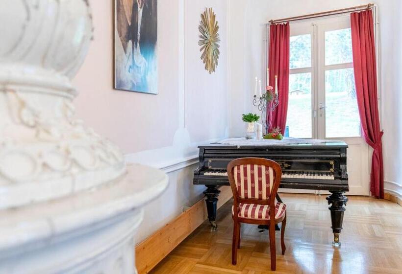 Schlosshotel Rosenau Superior