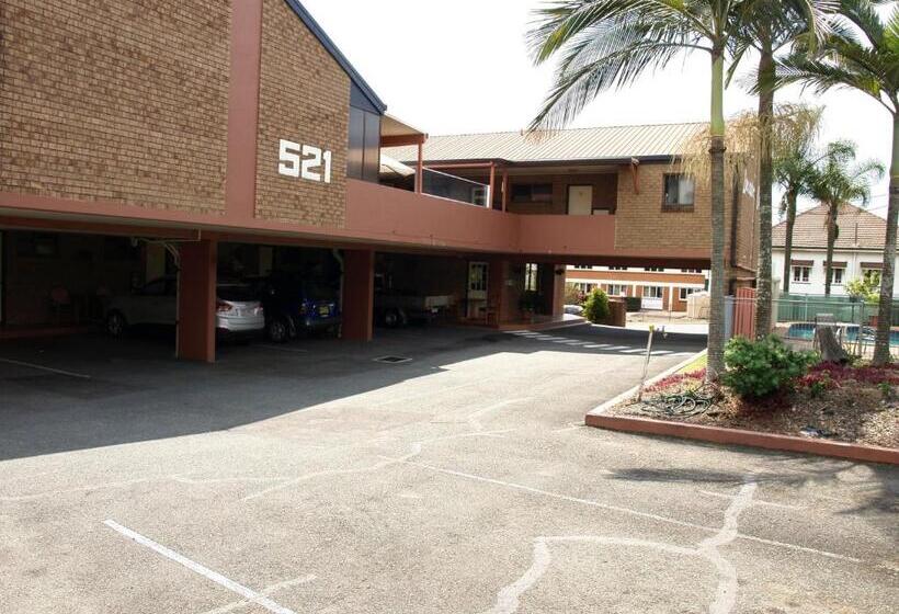 Lancaster Court Motel