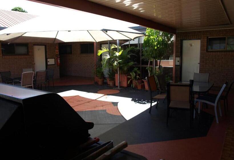 Lancaster Court Motel