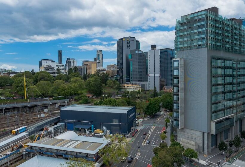 Abbey On Roma Hotel & Apartments