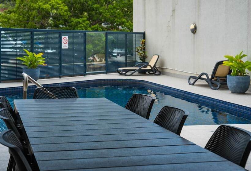 Abbey On Roma Hotel & Apartments