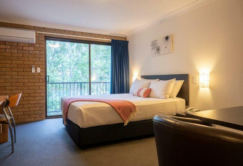 Airport Admiralty Motel