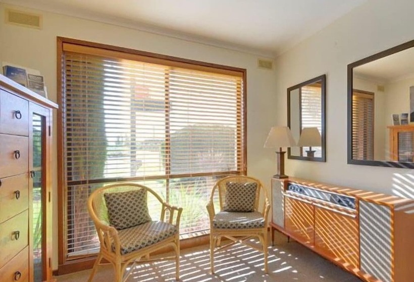 Tree Rose Motel Morwell