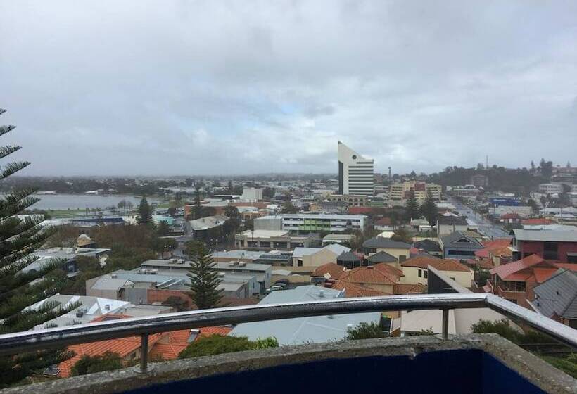 Clifton Motel & Grittleton Lodge