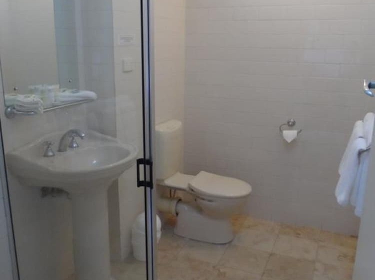 Clifton Motel & Grittleton Lodge