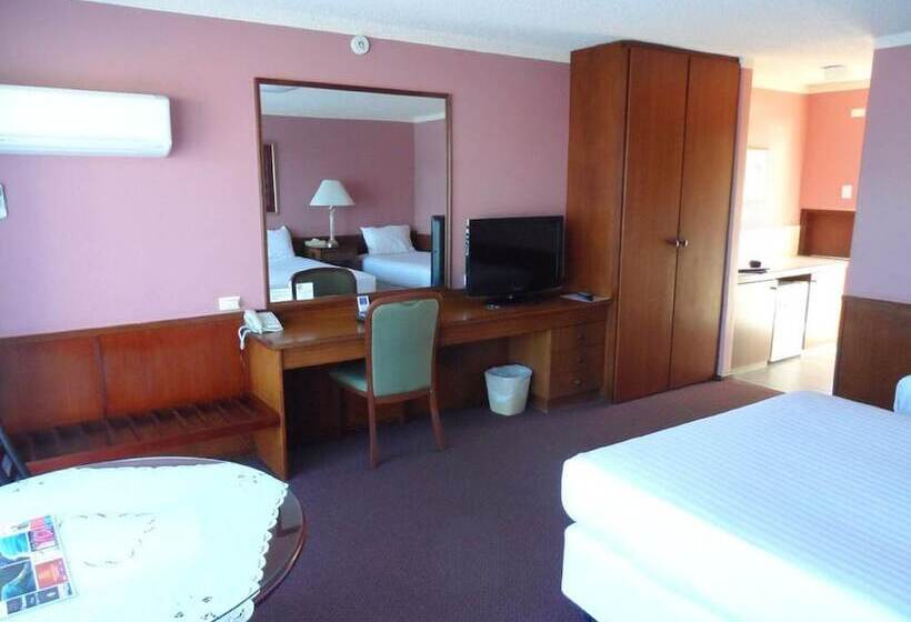 Clifton Motel & Grittleton Lodge