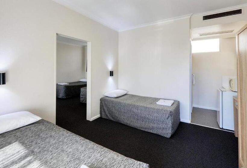 Coachman Hotel Motel