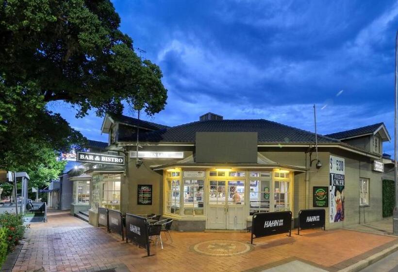 Coachman Hotel Motel