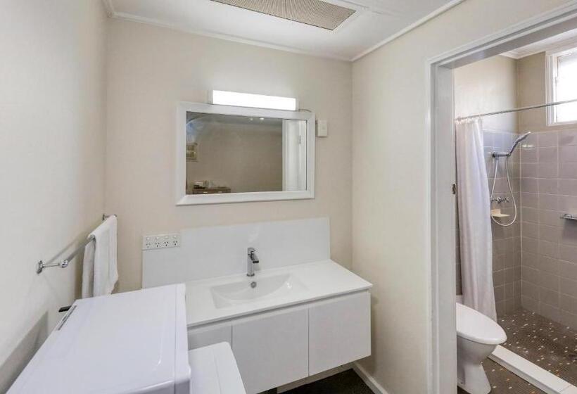 Coachman Hotel Motel