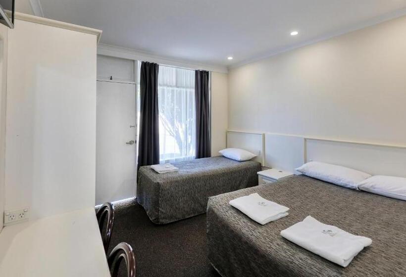 Coachman Hotel Motel