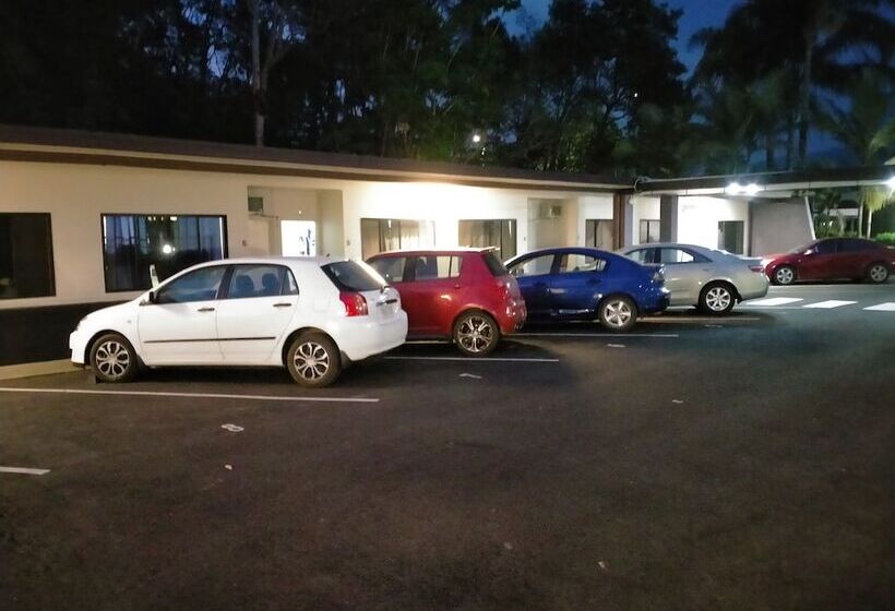 Midway Motel And Villas