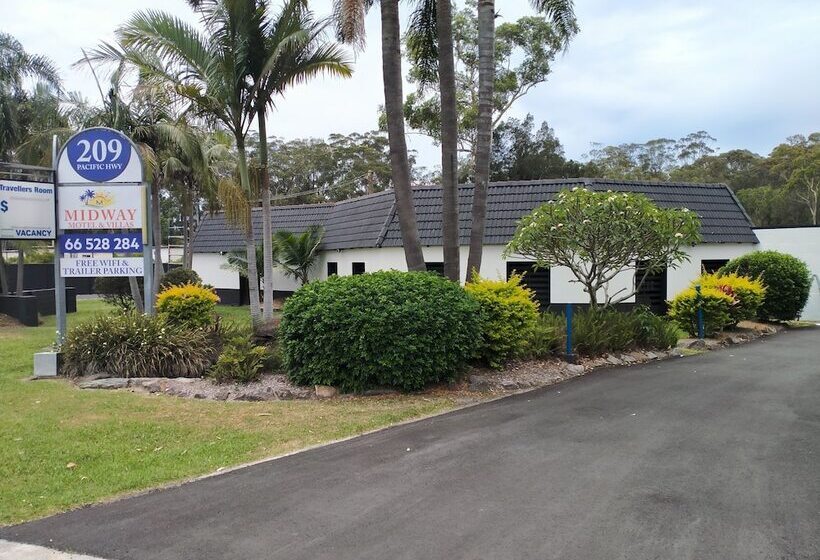 Midway Motel And Villas