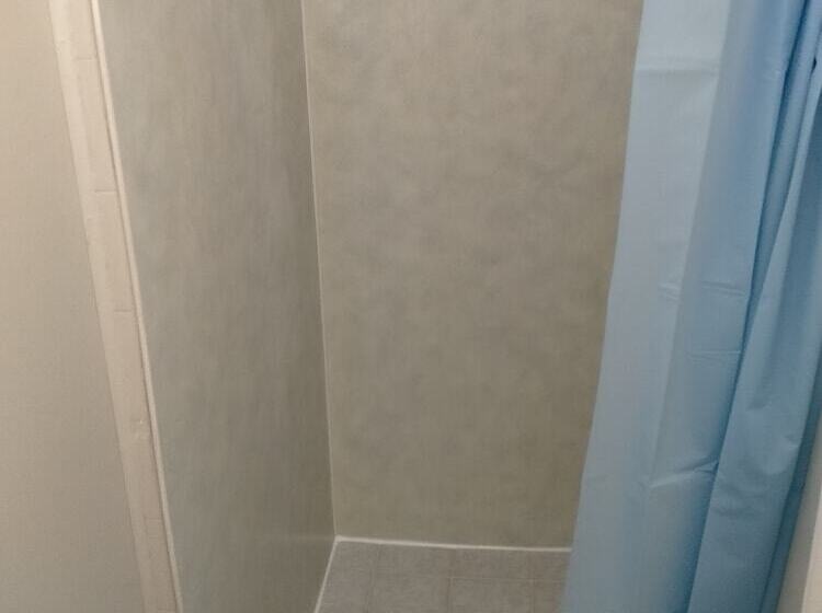 Midway Motel And Villas