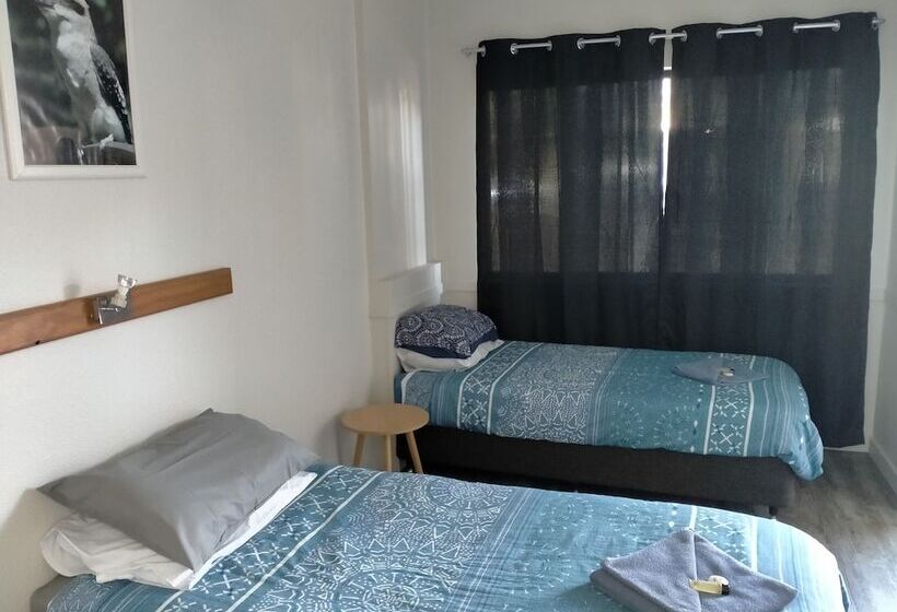 Midway Motel And Villas