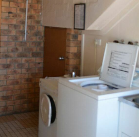 Flag Queensgate Motel