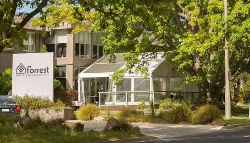 Forrest Hotel & Apartments