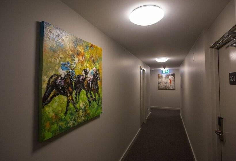 Gladstone Reef Hotel Motel