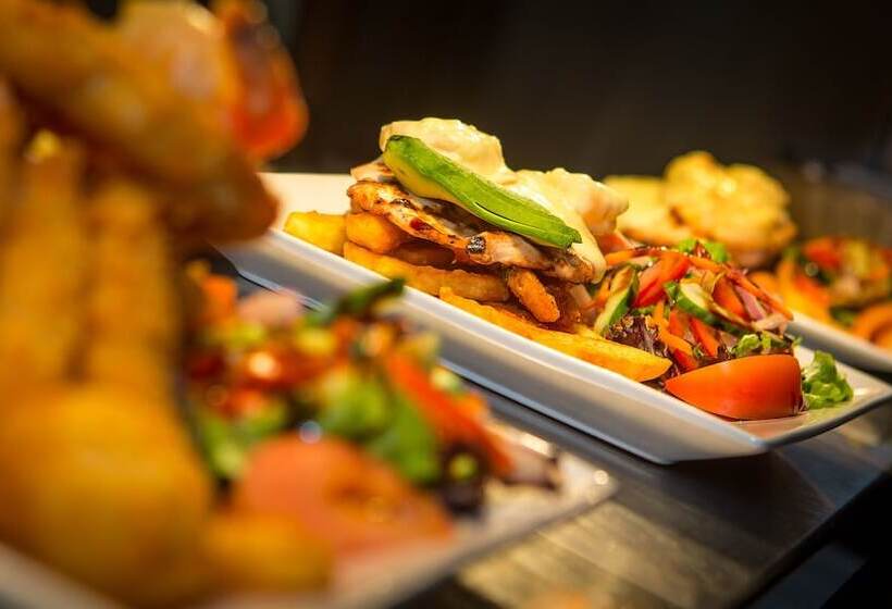 Gladstone Reef Hotel Motel