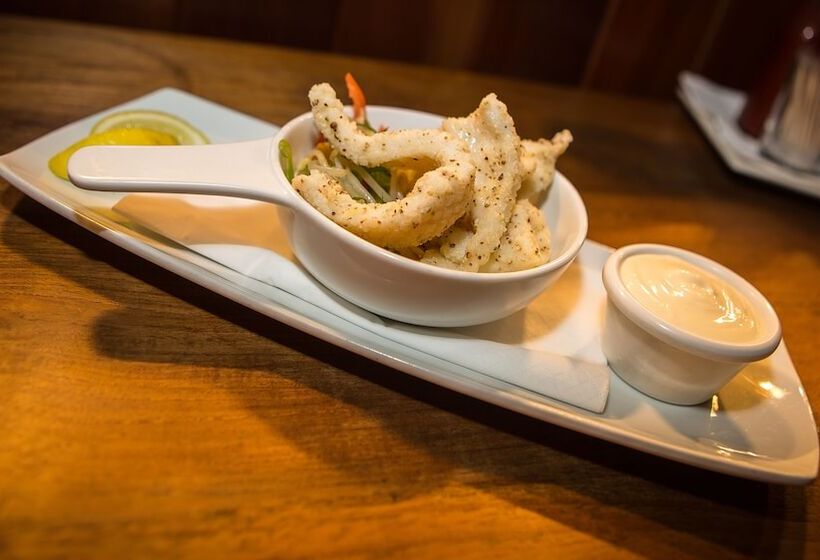 Gladstone Reef Hotel Motel