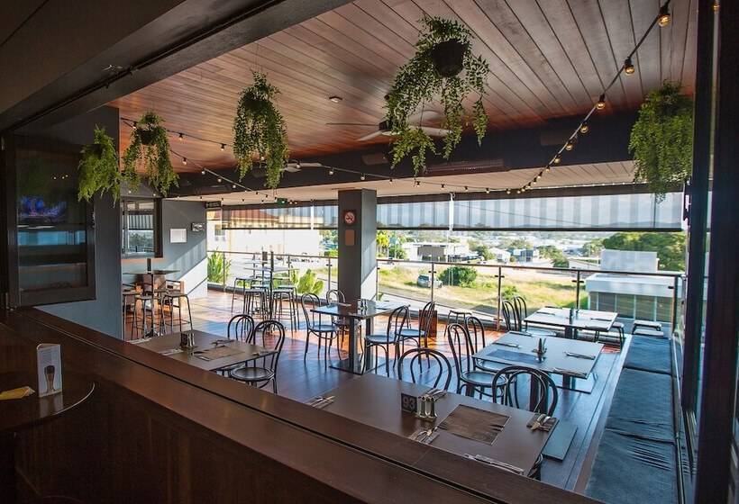 Gladstone Reef Hotel Motel