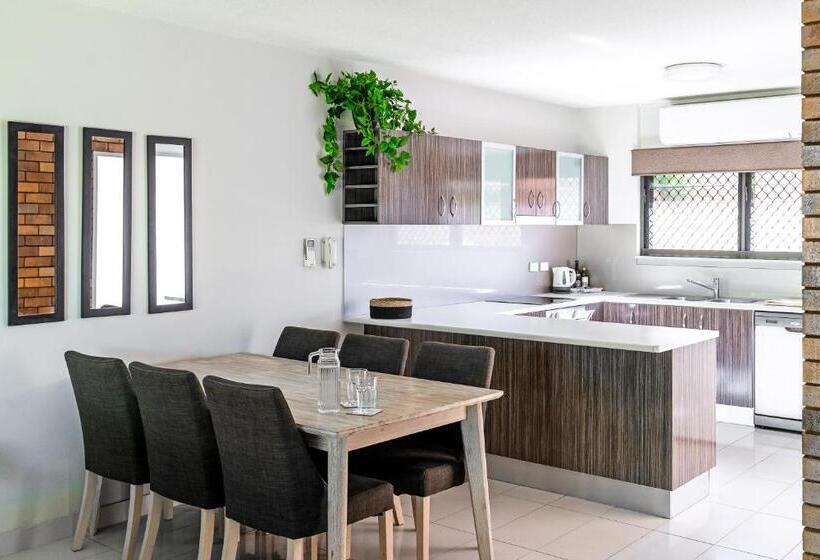 Glen Eden Beach Resort