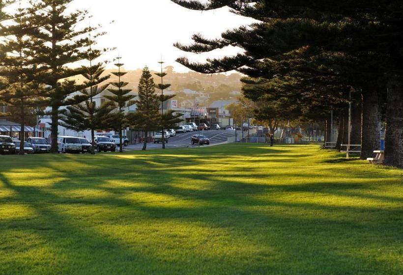 Hilton Beachfront Motel