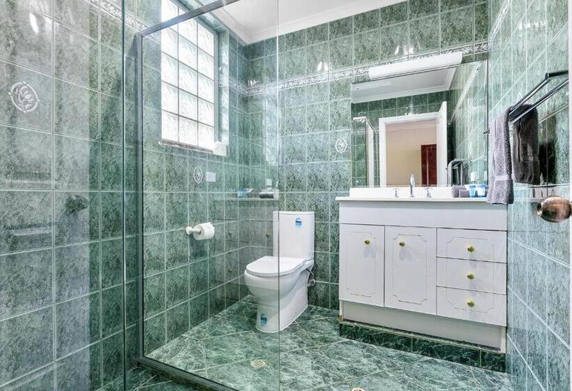 Hilton Beachfront Motel