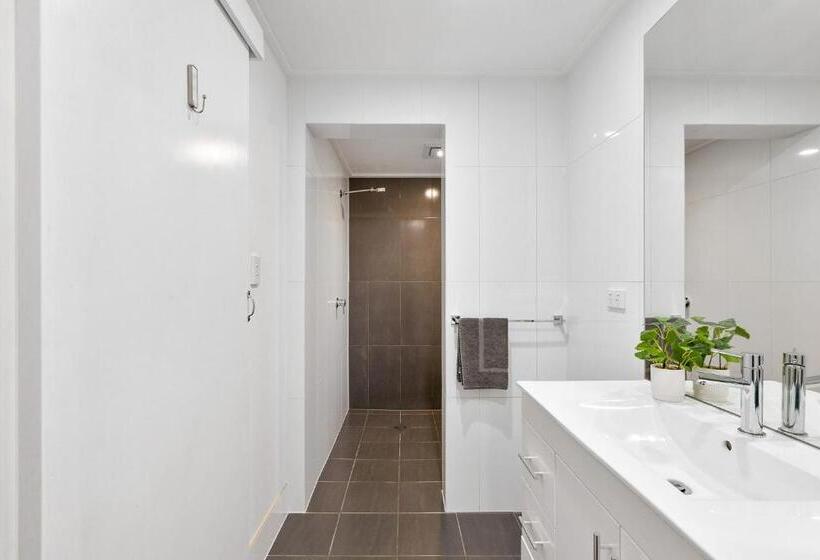 Hilton Beachfront Motel