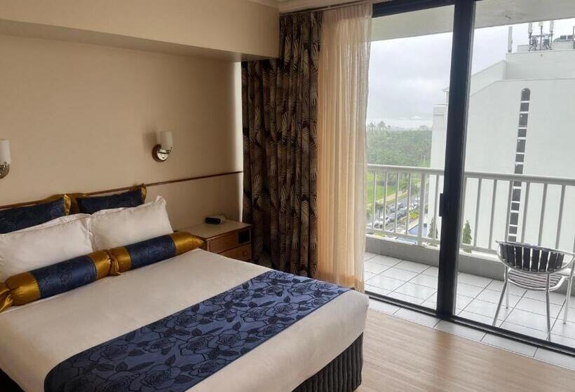 Отель Acacia Court