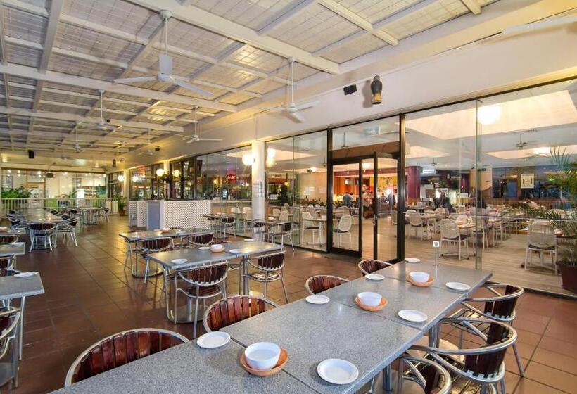 Отель Acacia Court