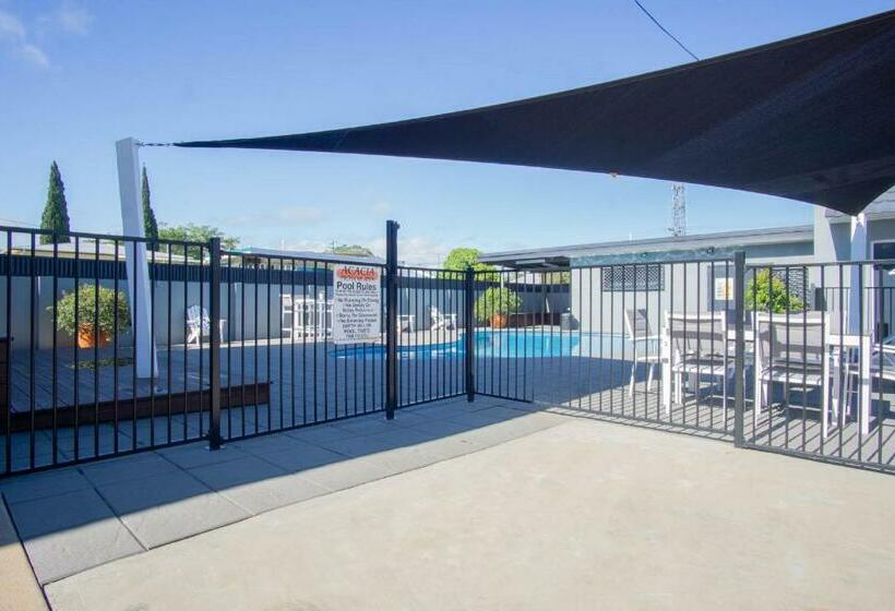 هتل Acacia Motor Inn