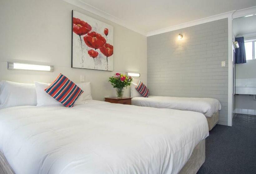 هتل Acacia Motor Inn