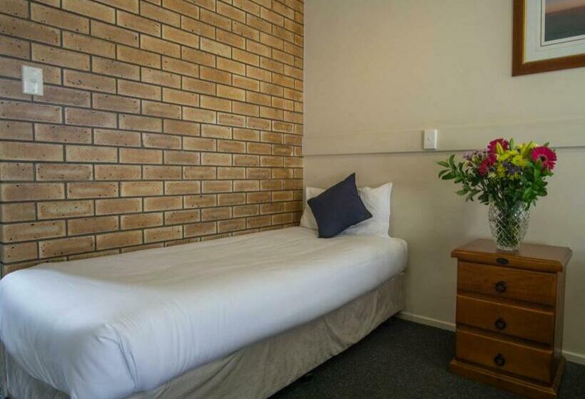 هتل Acacia Motor Inn