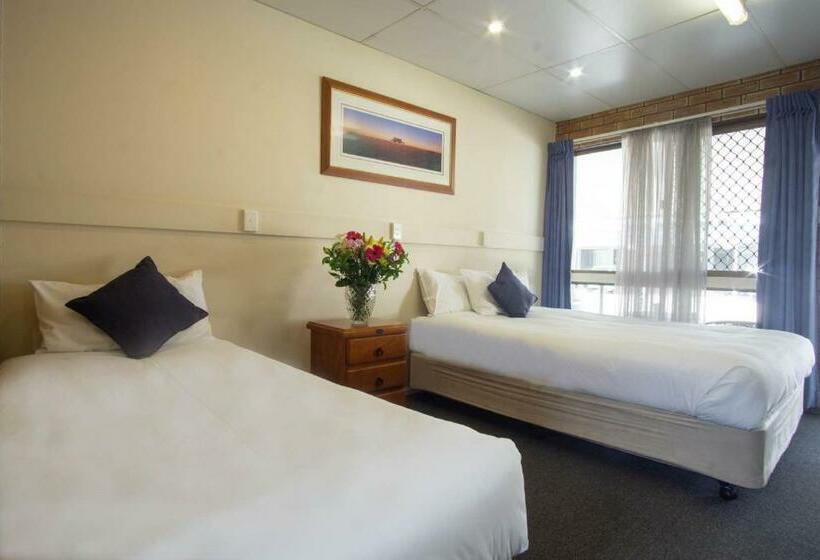 هتل Acacia Motor Inn