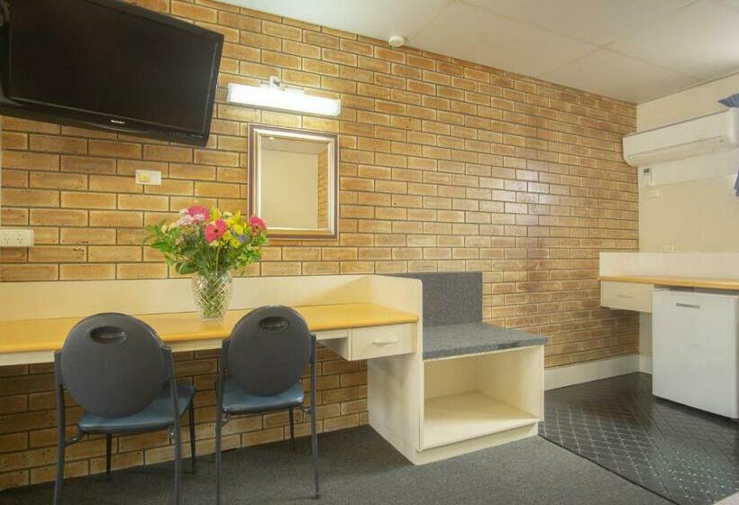 هتل Acacia Motor Inn