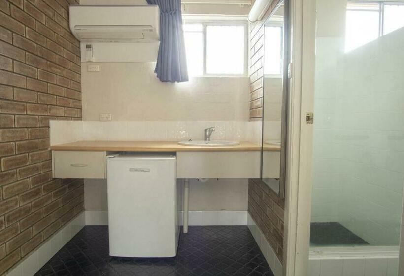 هتل Acacia Motor Inn