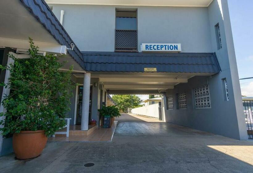 هتل Acacia Motor Inn