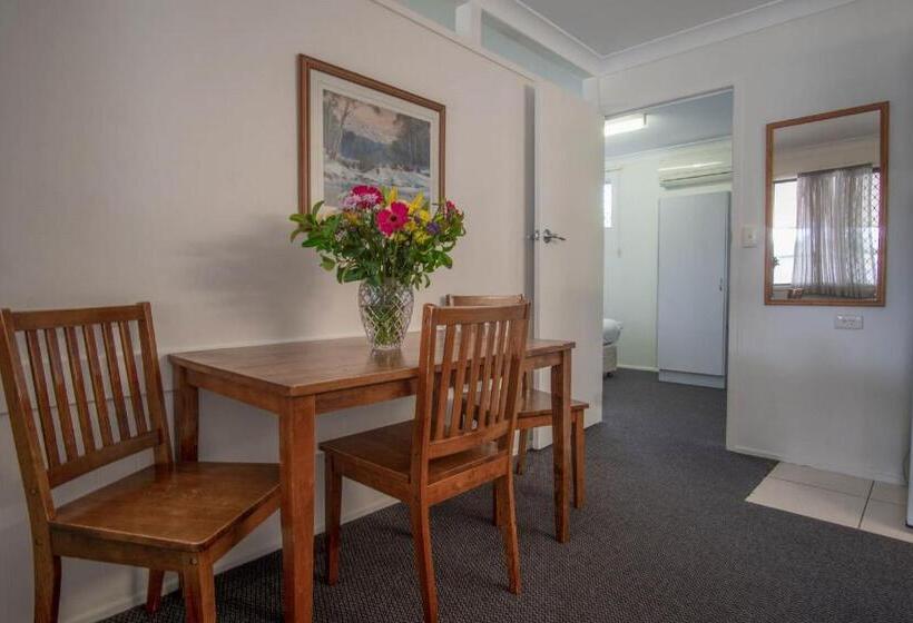 هتل Acacia Motor Inn