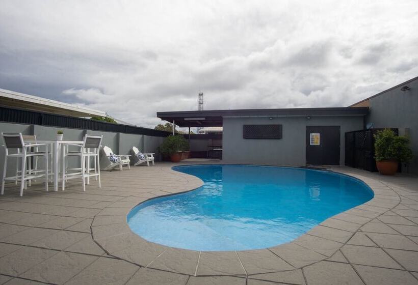 هتل Acacia Motor Inn