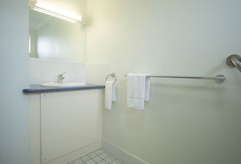 هتل Acacia Motor Inn