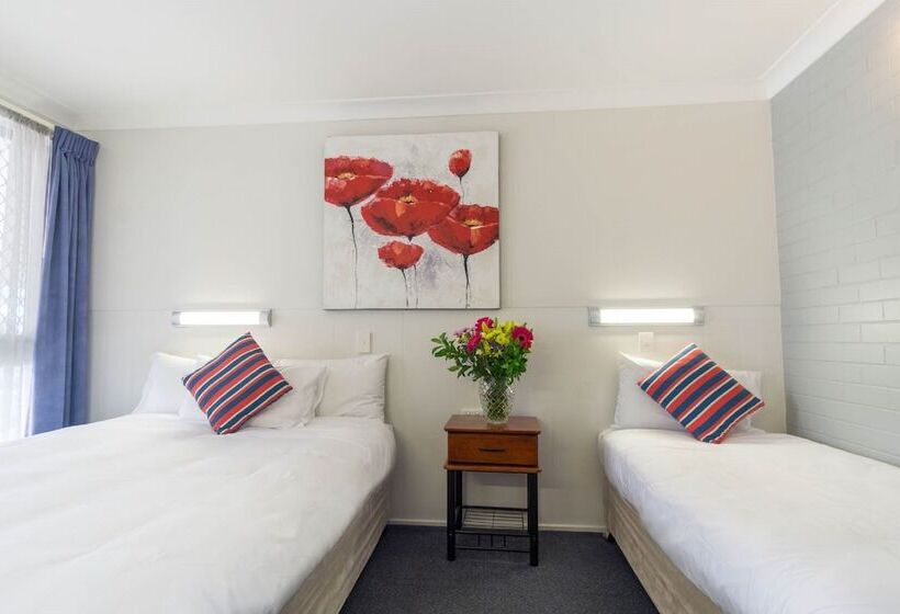 هتل Acacia Motor Inn