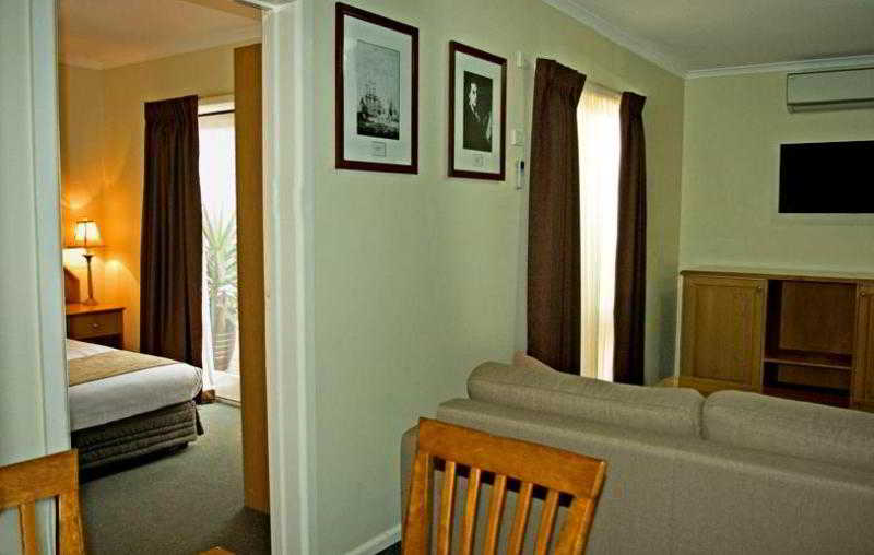 هتل Admiralty Inn