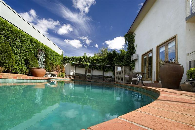 هتل Admiralty Inn