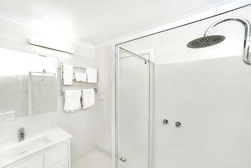 هتل Admiralty Inn