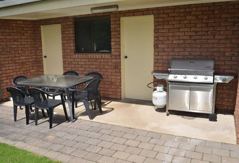 فندق Arkana Motor Inn & Terrace Apartments