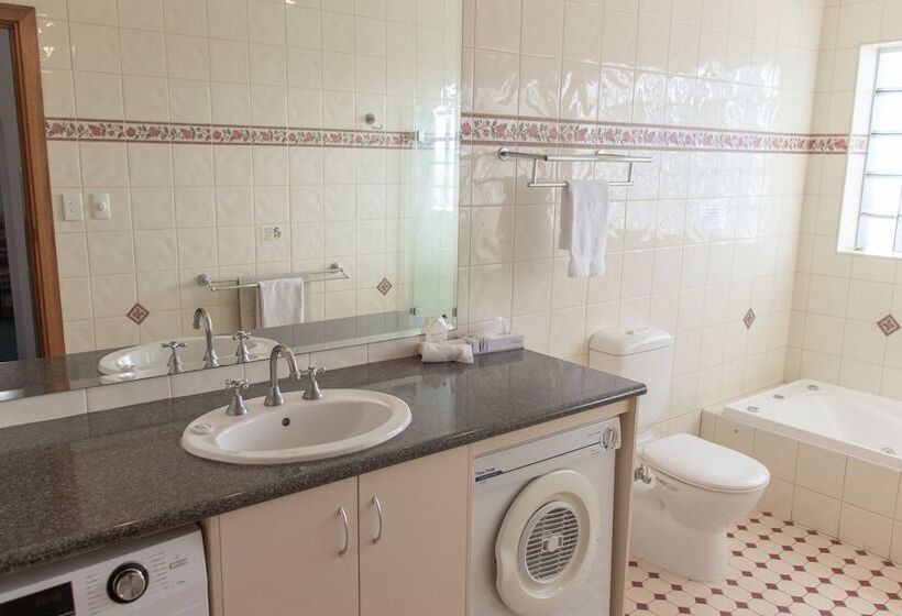 فندق Arkana Motor Inn & Terrace Apartments