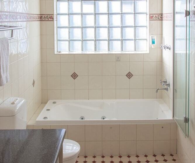 فندق Arkana Motor Inn & Terrace Apartments